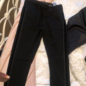 Black jeans/jeggungs